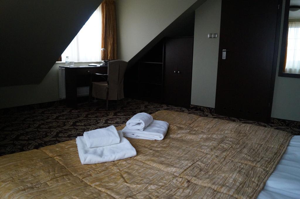 Hotel Sloneczny Brzeg Biskupiec  Habitación foto