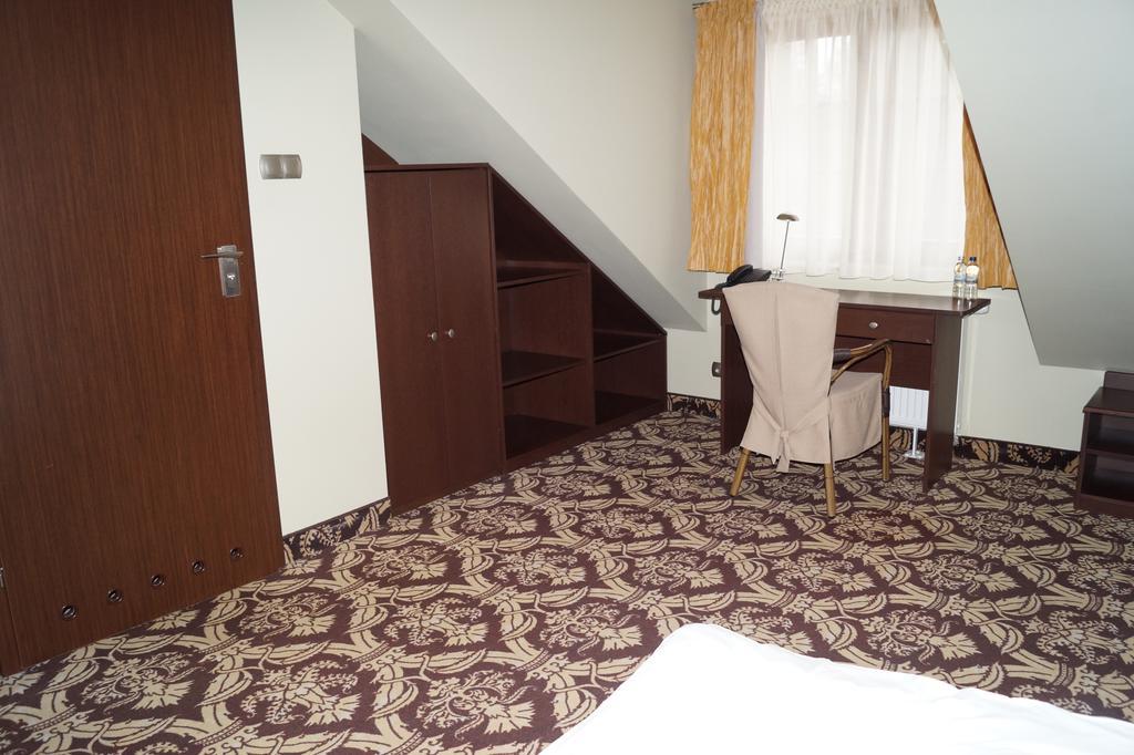 Hotel Sloneczny Brzeg Biskupiec  Habitación foto